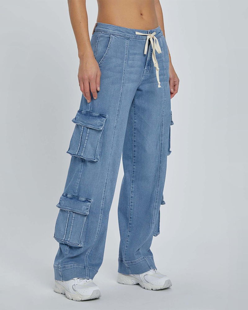 Multi-Pocketed Wide-Legged Jeans