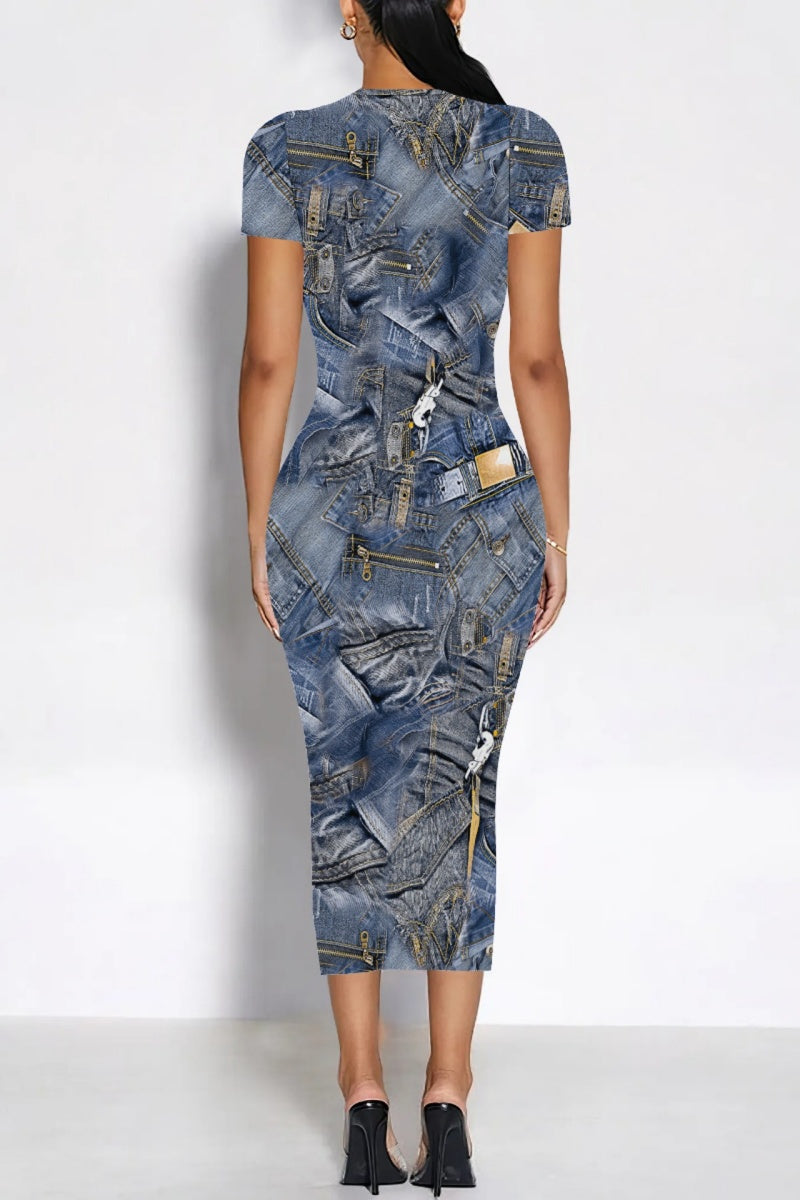 Lässiges Kleid mit Rundhalsausschnitt und kurzem Arm und Denim-Print 