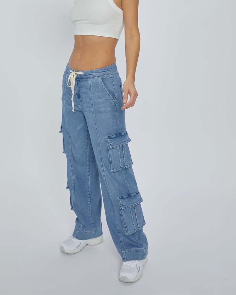 Multi-Pocketed Wide-Legged Jeans