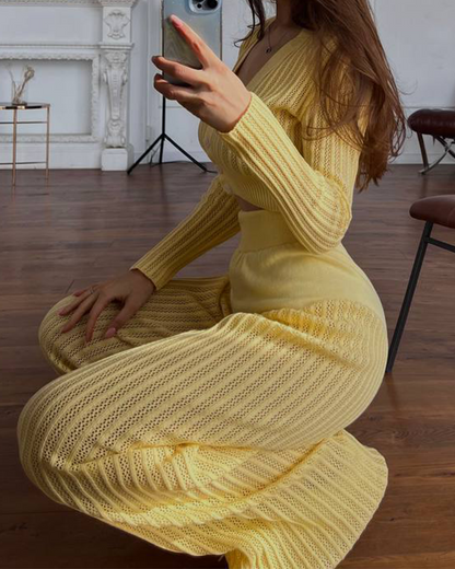 Elegant Long-Sleeved Knit Suit