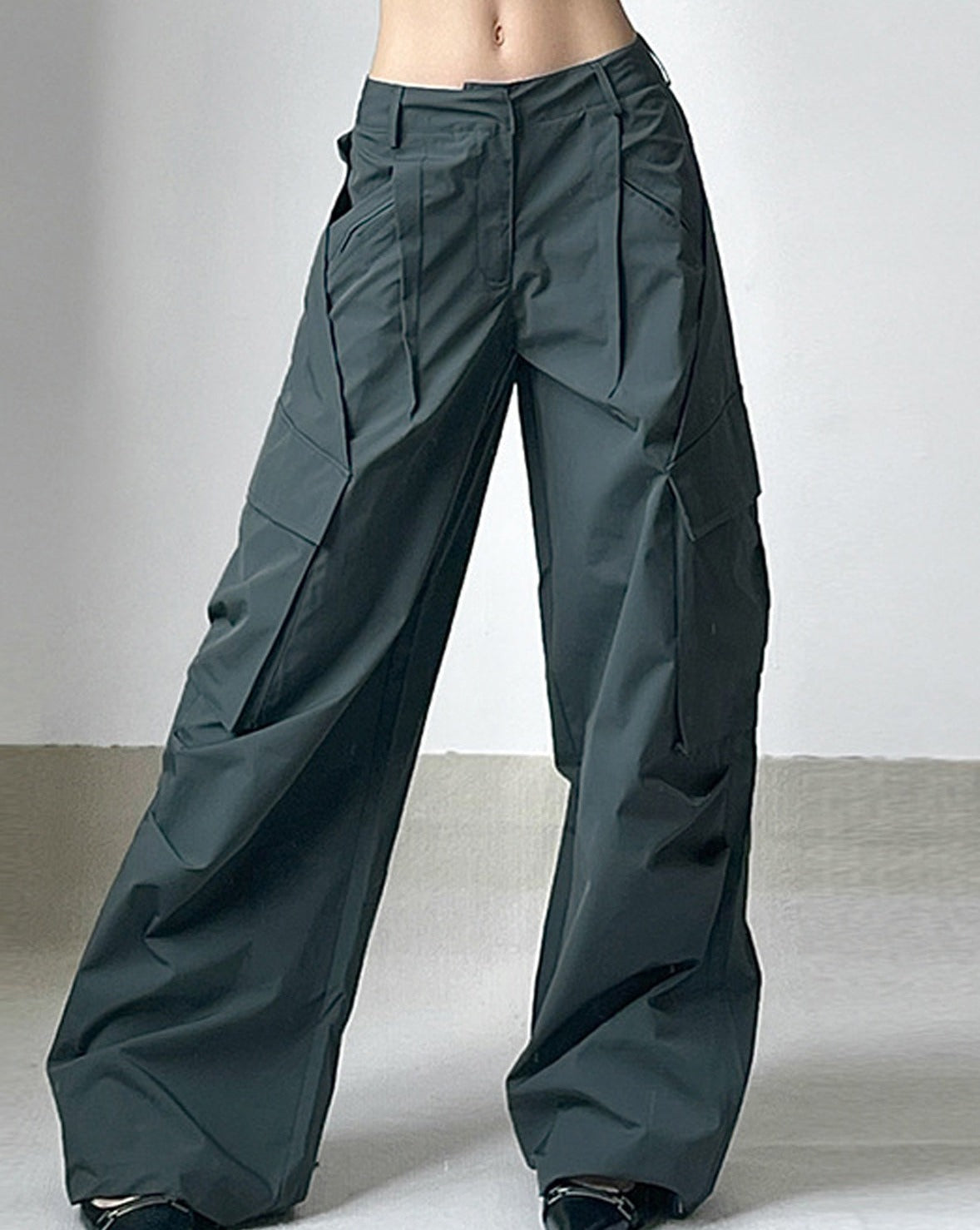 Solo Ovesized Cargo Parachute Pants