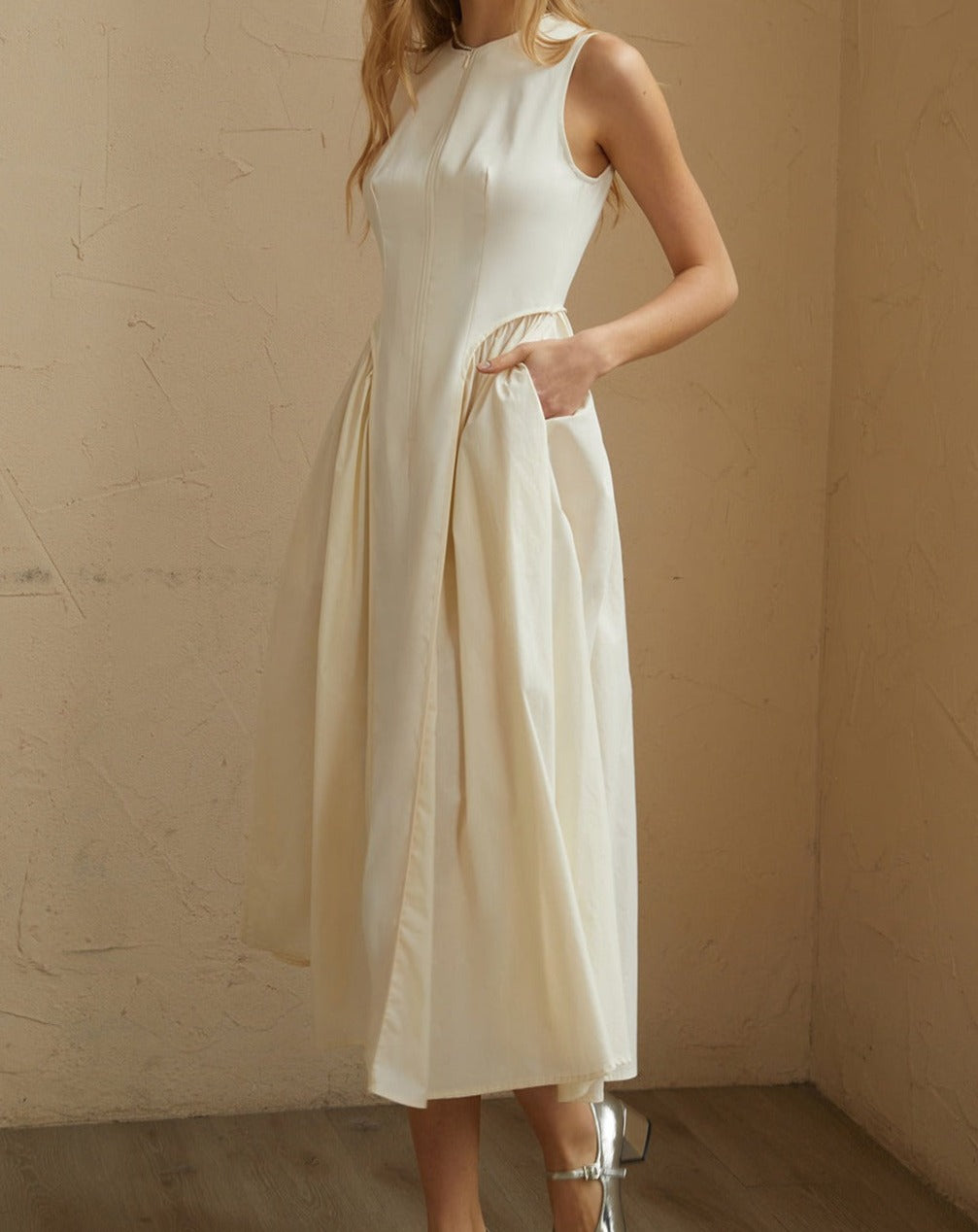 Sleeveless Pleated Midi Dress