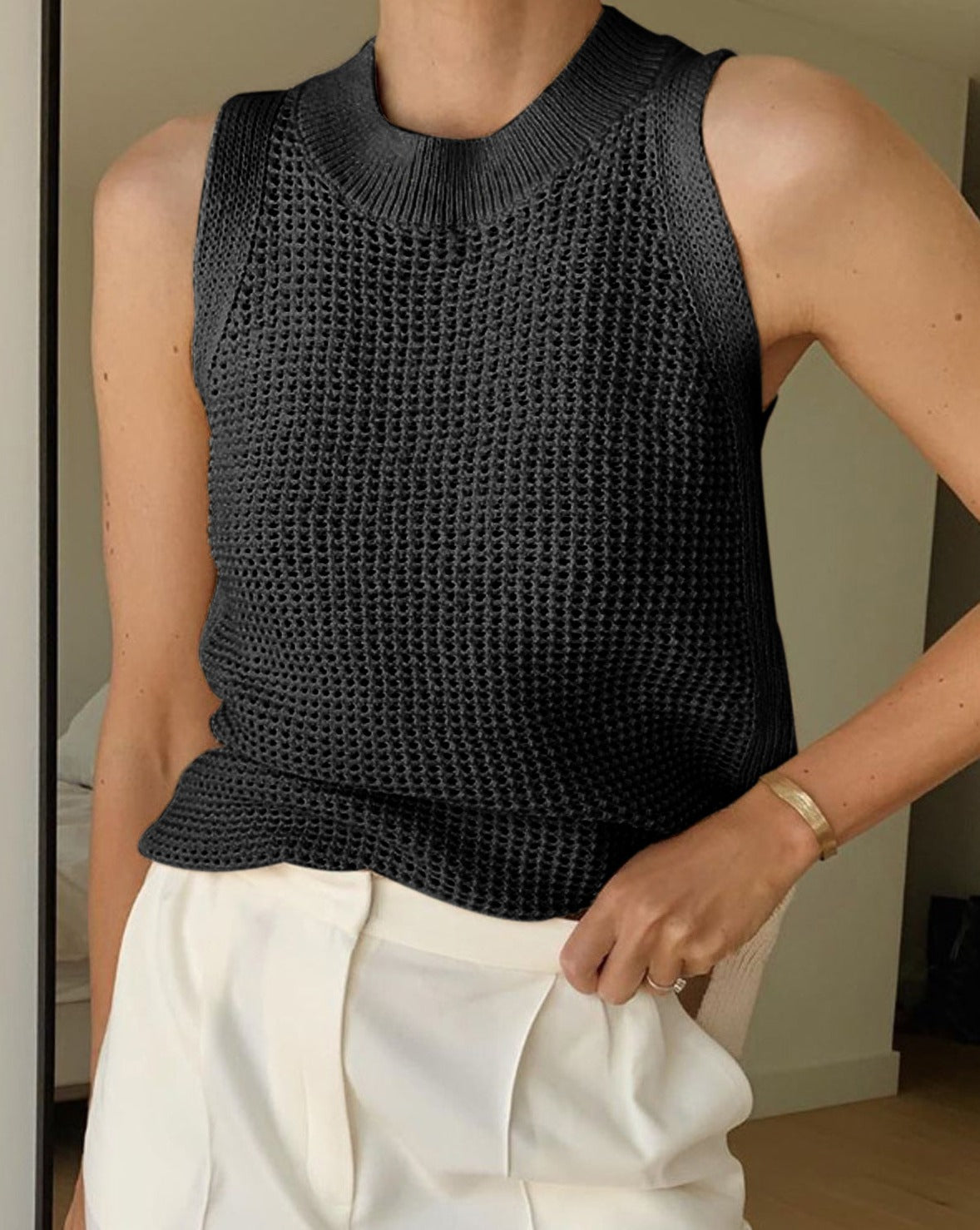 Knit Hollow Solid Vest Black