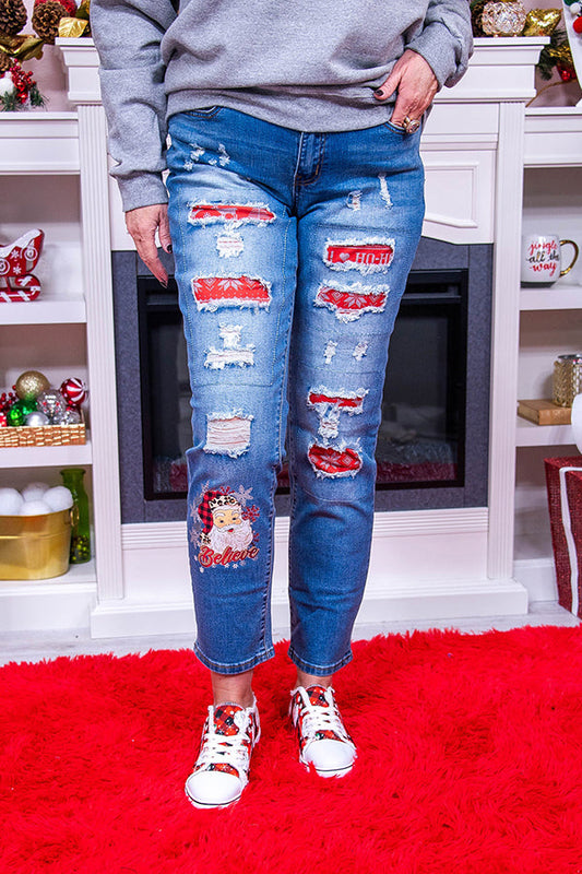 Lässige Jeans mit Patches und Weihnachtsprint im Used-Look