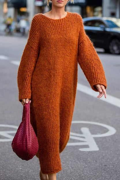 Elegantes Strickkleid mit Rundhalsausschnitt und langen Ärmeln