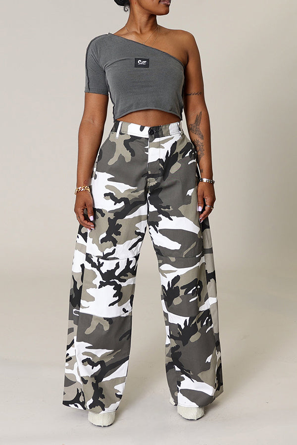 Stilvolle Hose mit weitem Bein und Camouflage-Print