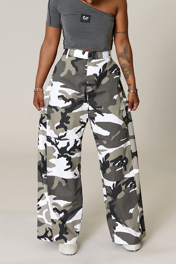 Stilvolle Hose mit weitem Bein und Camouflage-Print