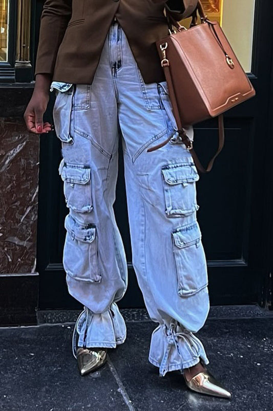 Streetstyle-Arbeitsjeans mit mehreren Taschen und Kordelzug