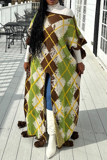 Cozy Fashion – Geschlitzter Kimono mit Argyle-Print