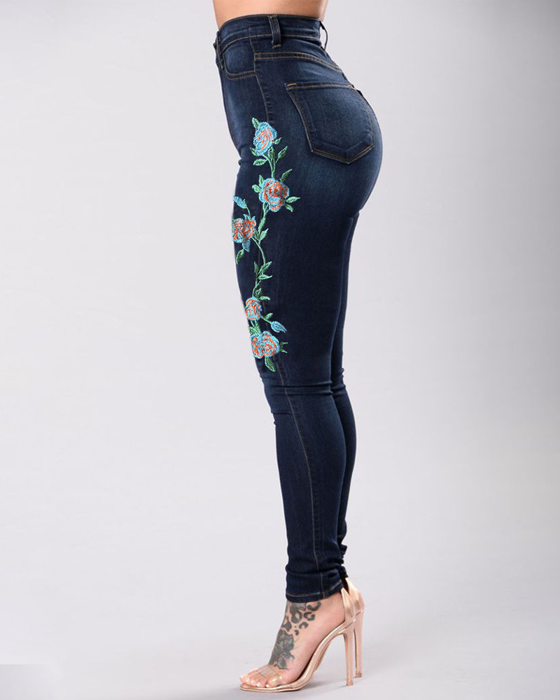 Embroidered Elastic Jeans