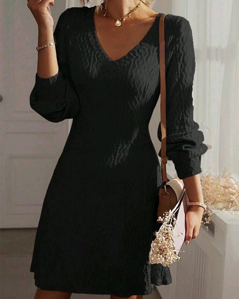 Trendy Long-Sleeved Dress With A Texture