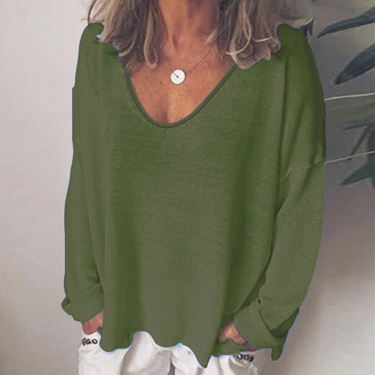 Solid color V-neck long sleeve T-shirt Military green