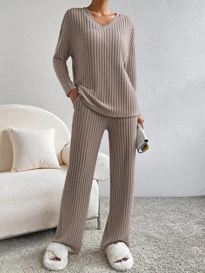 Temperament loose V-neck pit knitted suit