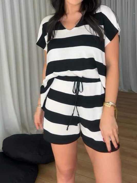 Women's V-neck Striped Short-sleeved Two-piece Suit white