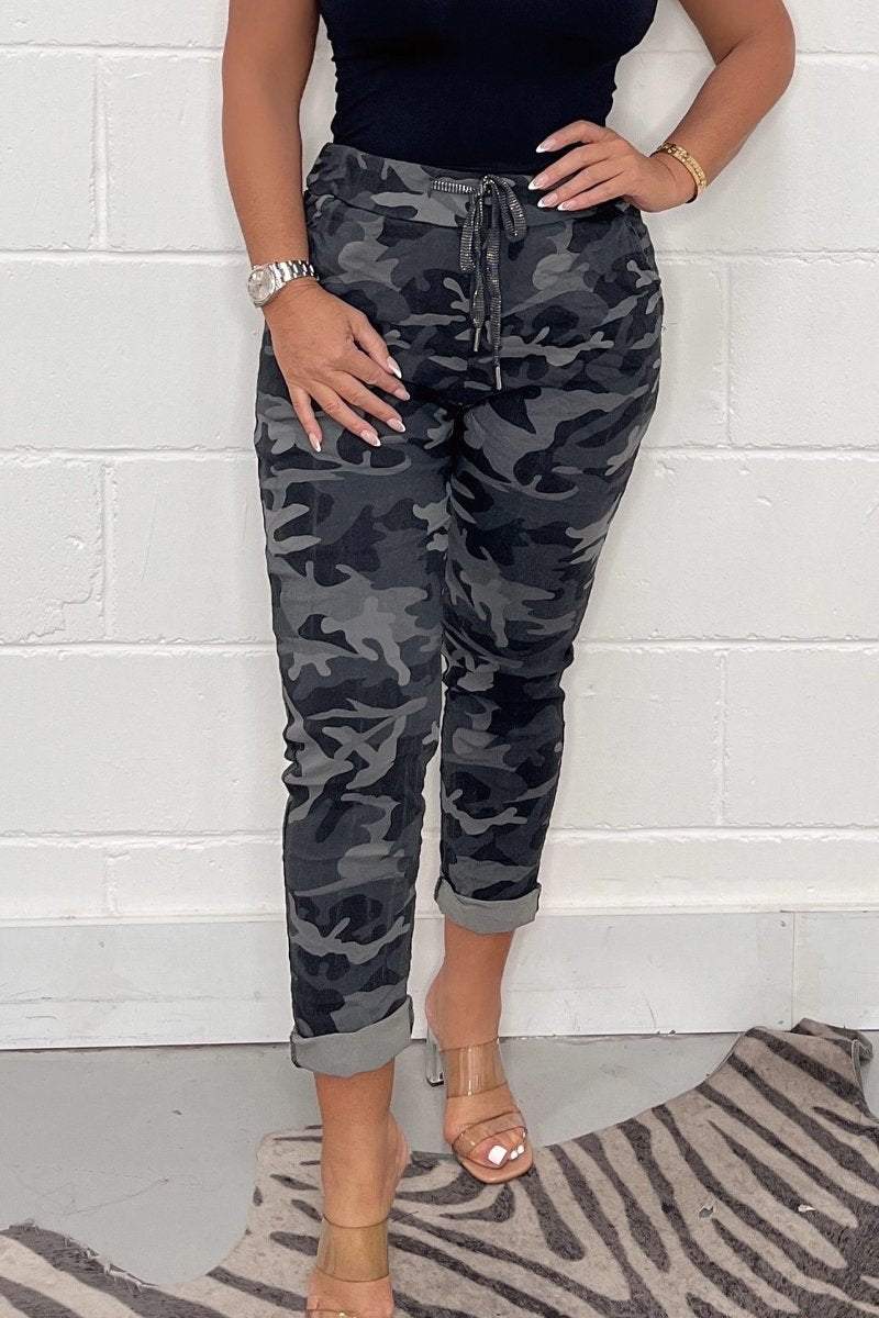 Printed casual trousers Gray Camo