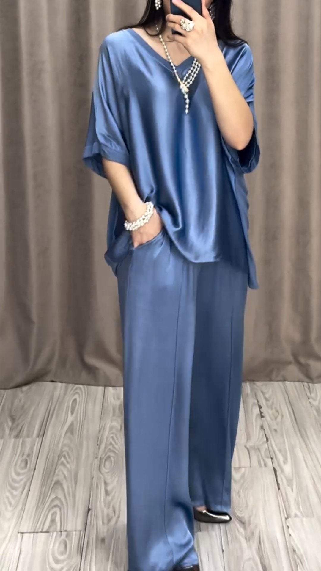 V-neck Short-sleeved Satin Two-piece Suit blue