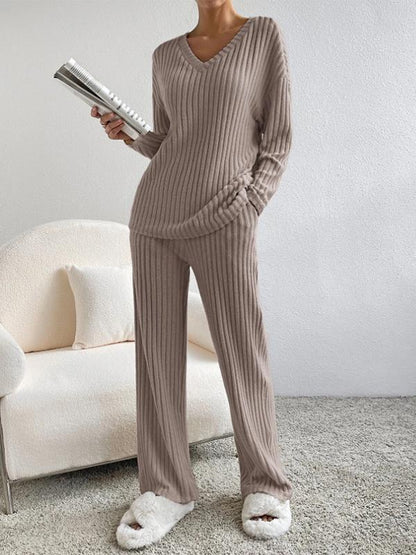 Temperament loose V-neck pit knitted suit