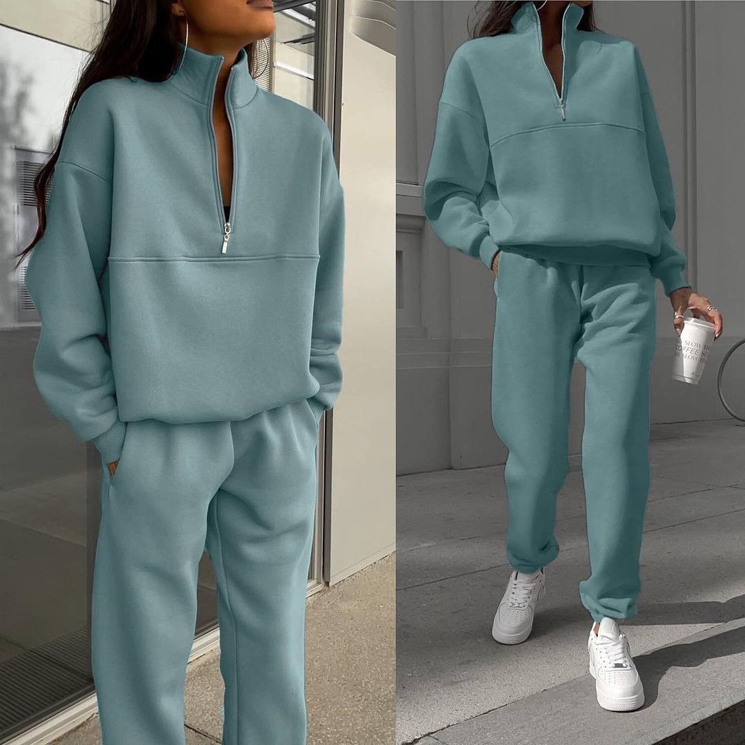 Sweatshirt and sweatpants two-piece suit