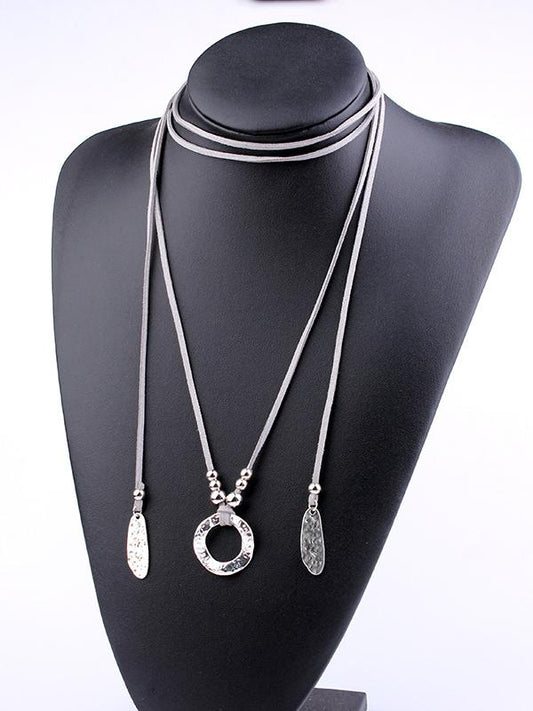 Freely adjustable piece velvet rope necklace