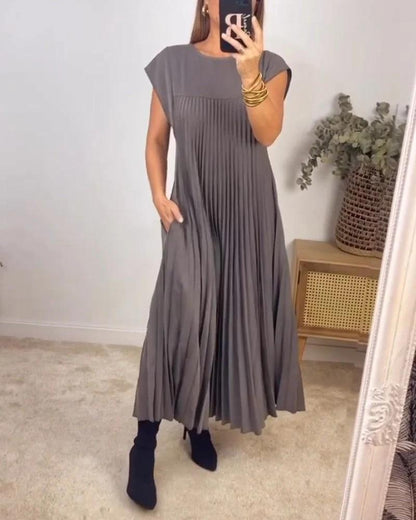 Women's round neck short sleeve pleated dress