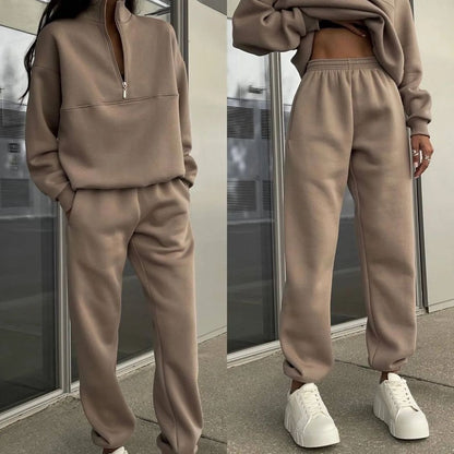 Sweatshirt and sweatpants two-piece suit