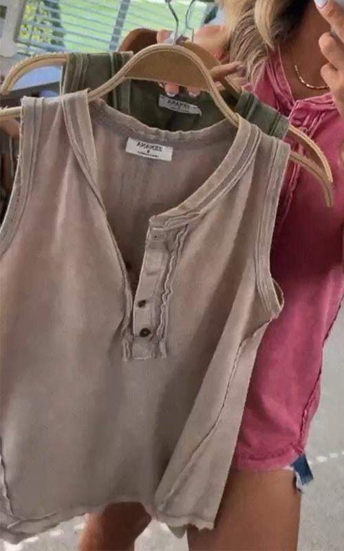 Casual Round Neck Half Button Sleeveless Top